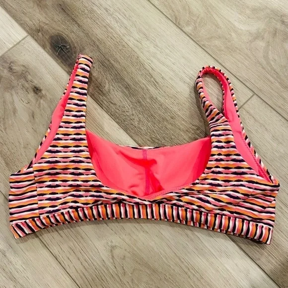 Athleta Marbella Scoop Bikini Top NWOT - Picture 2 of 3